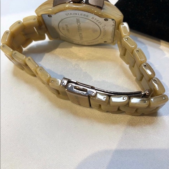 SALE 💕 Micheal Kors MK5271 Horn Watch, Ivory - Picture 3 of 4